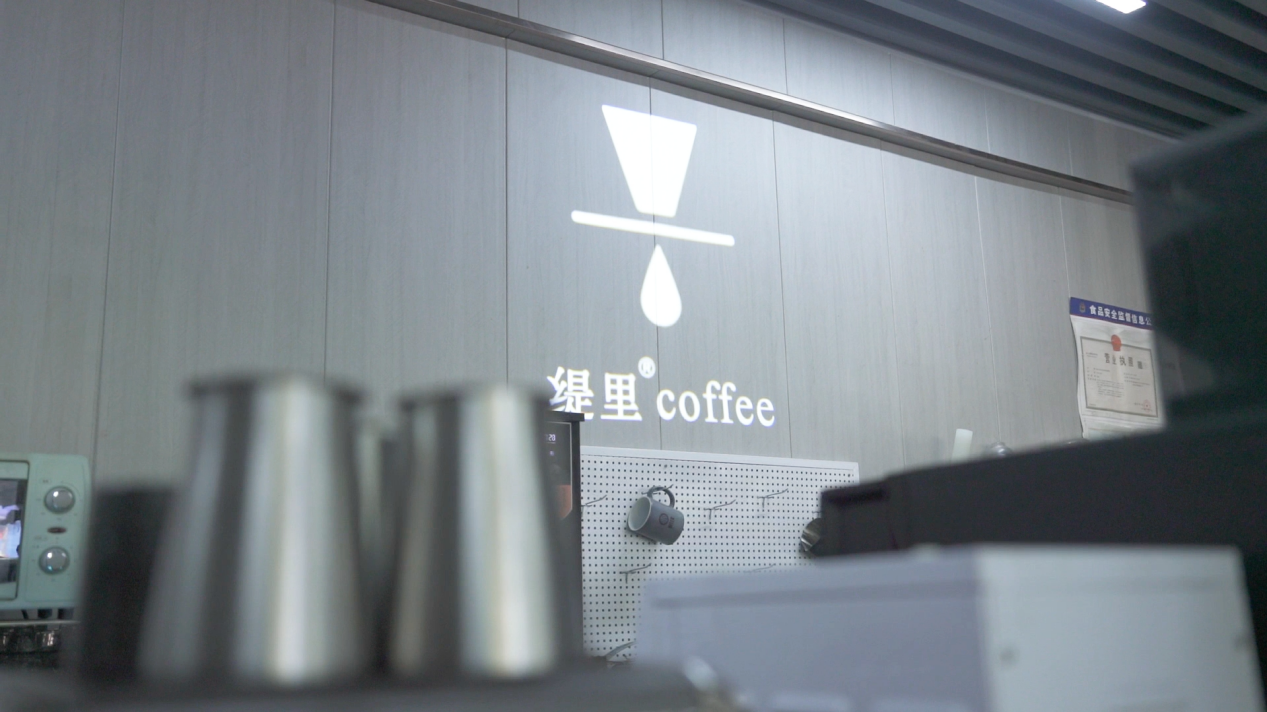 十年守候，一杯暖意 ——振兴路体彩店：这里不卖焦虑，只贩卖幸运与人间烟火
