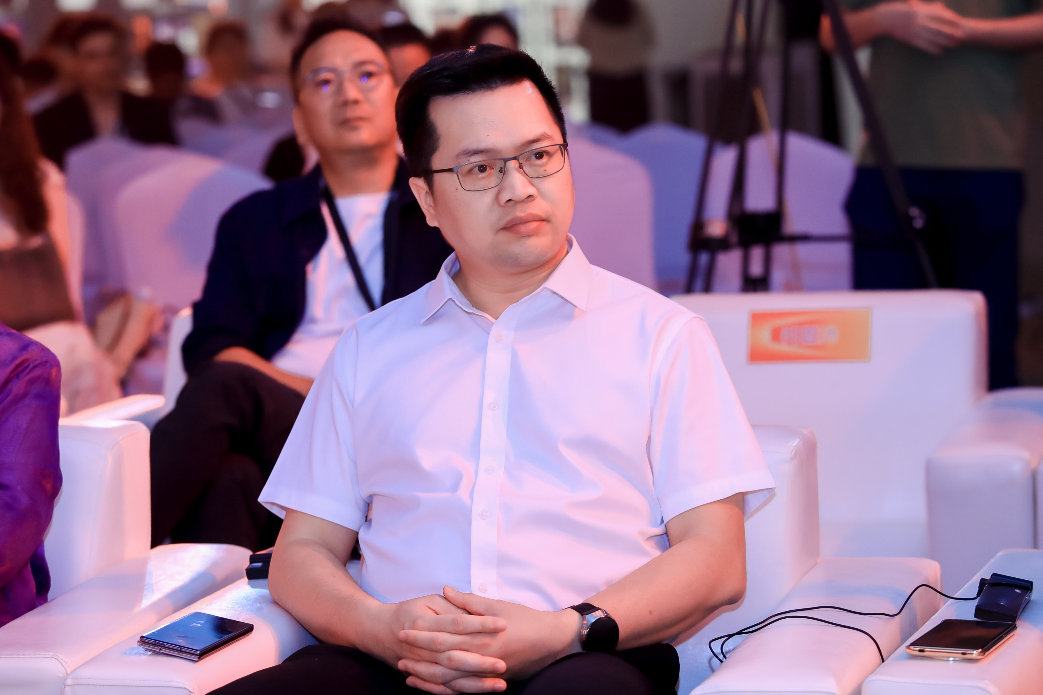 图：陈建中参加斯莫格公益影像颁奖盛典