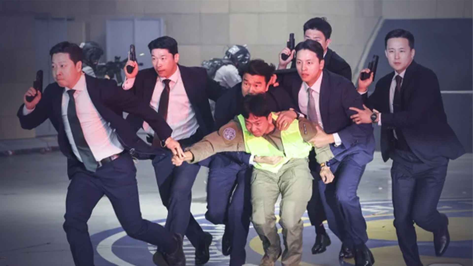 韩国总统就职典礼安保演习首次公开，模拟当总统遭遇枪击或恐袭事件时的应对方式