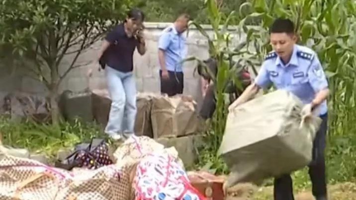 腐败分子的“藏金术”：房屋阳台“夹层藏钱”，地里“埋现金种玉米”