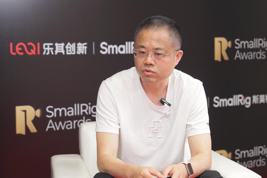 图:采访间,凤凰网深圳对话刘毅