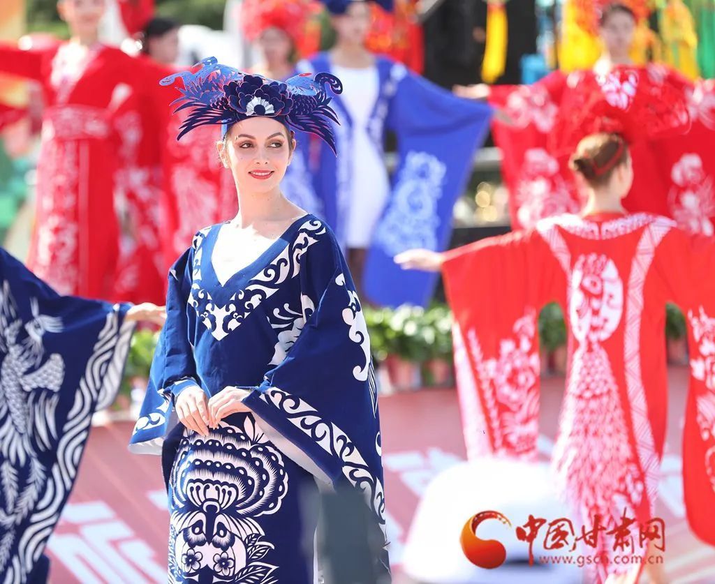 “剪云裳”服饰展演惊艳亮相