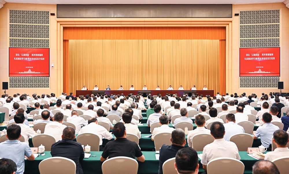 ▲5月26日上午,市委举行深入贯彻中央八项规定精神学习教育警示教育会。记者 苏思 摄