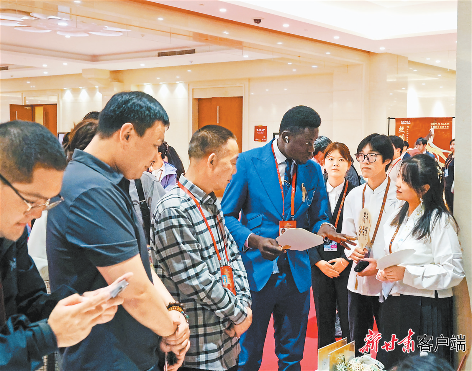 第四届文明交流互鉴对话会敦煌IP文化展览现场