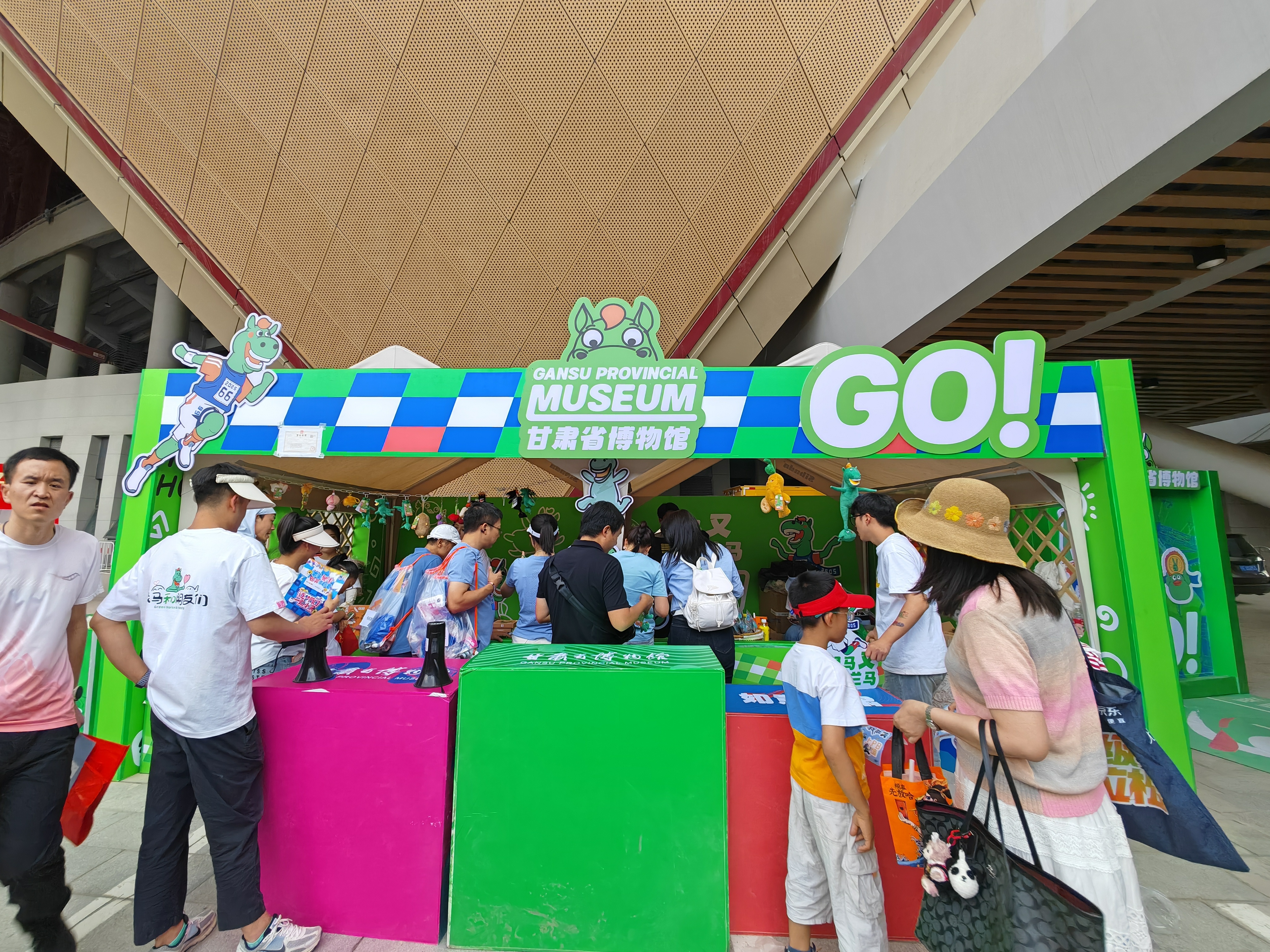 兰马鸣枪　国内外高手竞逐黄河之滨