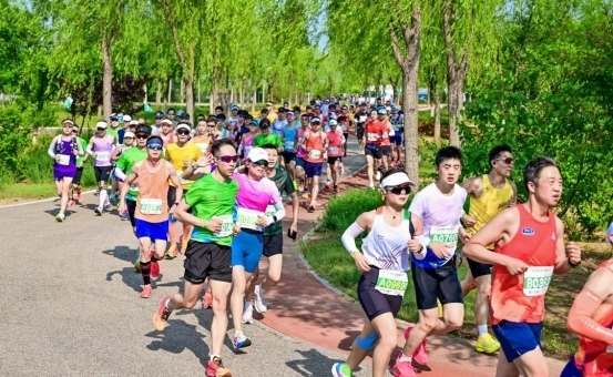 以奔跑之力书写生态答卷 北京建工2025密云马拉松鸣枪开跑