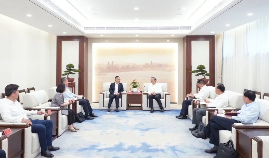 书记会见紫金财产保险党委书记、董事长陈加(14790635)-20250529195839.jpg