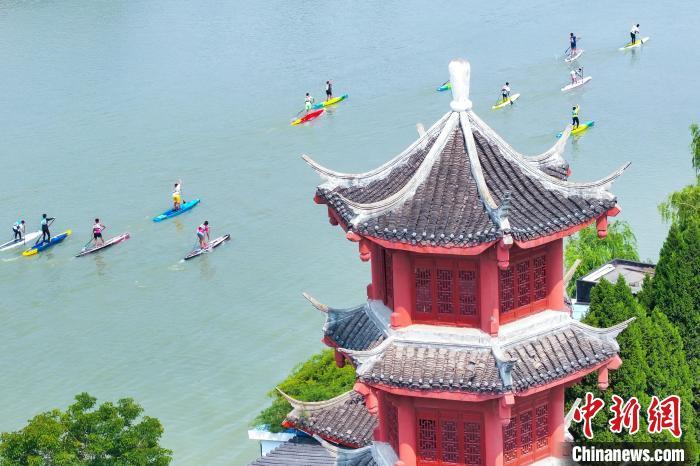 图为2025年湖北省桨板公开赛(襄阳站)比赛现场。张倩龙 摄
