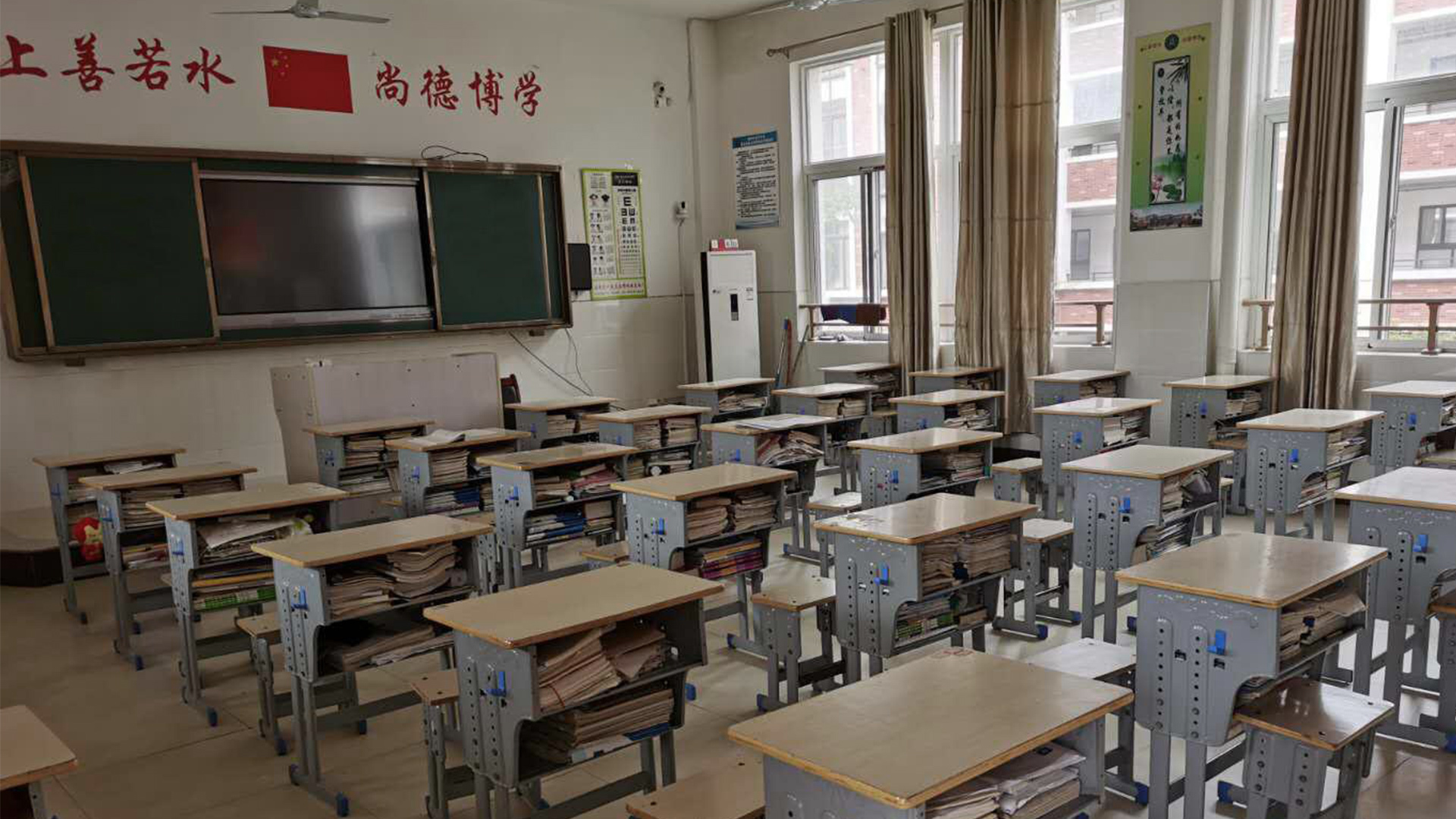 江西一中学有教师被指因未发加班福利而消极教学，教育局称老师没有奉献精神，最新回应：会在20天内发放到位