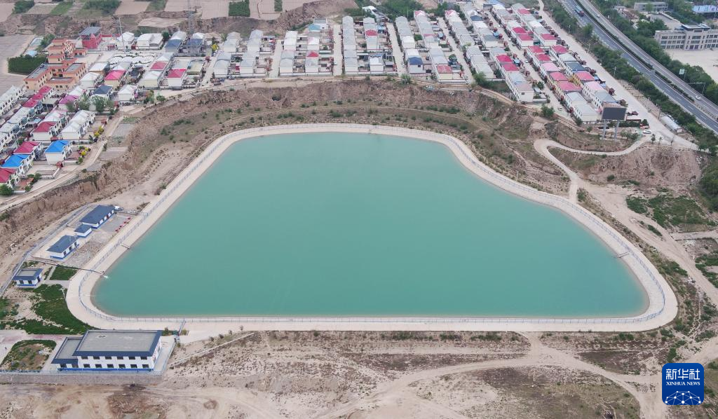 5月27日在甘肃省定西市安定区巉口镇拍摄的调蓄水池（无人机照片）