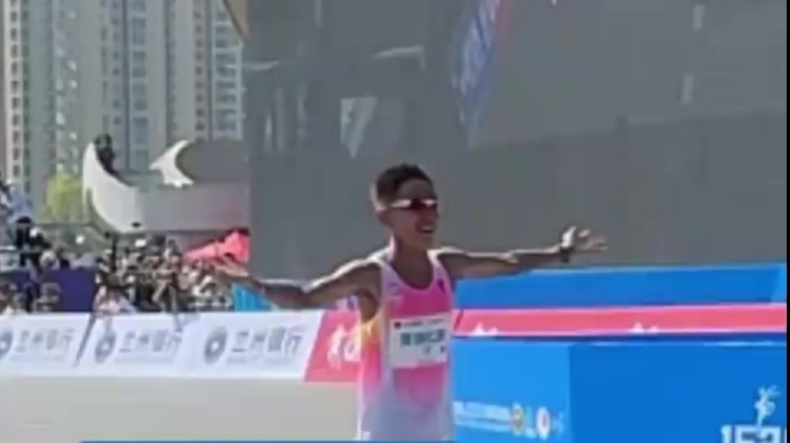 2025兰州马拉松全马男子组国内冠军诞生，祝贺！