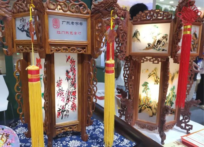 东艺宫灯