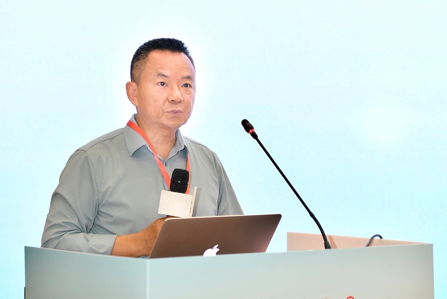 北京大学首钢医院党委书记向平超致辞