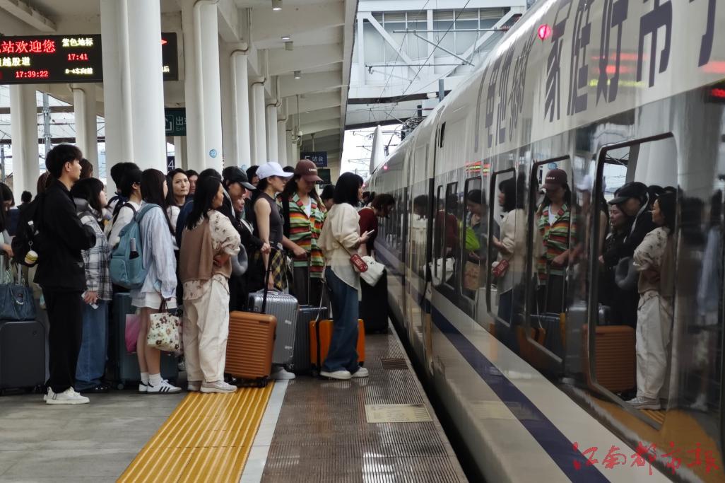 “端午”小长假江西铁路客流预计为296万人次