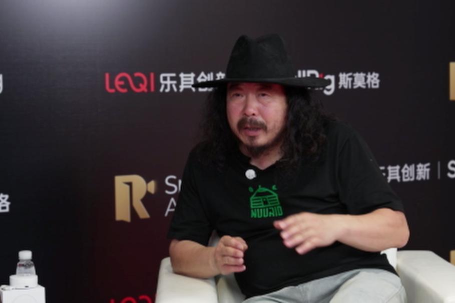 图：采访间，凤凰网深圳对话纪录片导演顾桃