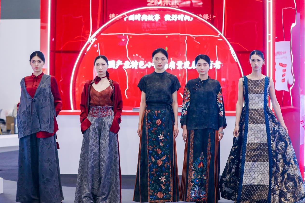 文博会启幕时尚新篇章 “展”“会”联动赋能产业高质量发展