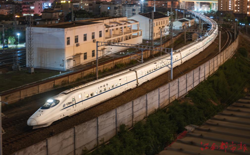 “端午”小长假江西铁路客流预计为296万人次