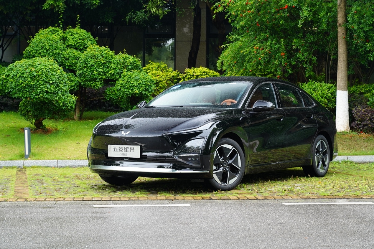 试驾新款五菱星光EV：从“能用”变成“好用”的进化