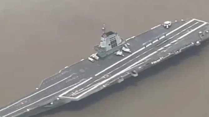 福建舰海试归来，甲板轮胎印从空中看得一清二楚！服役近在眼前