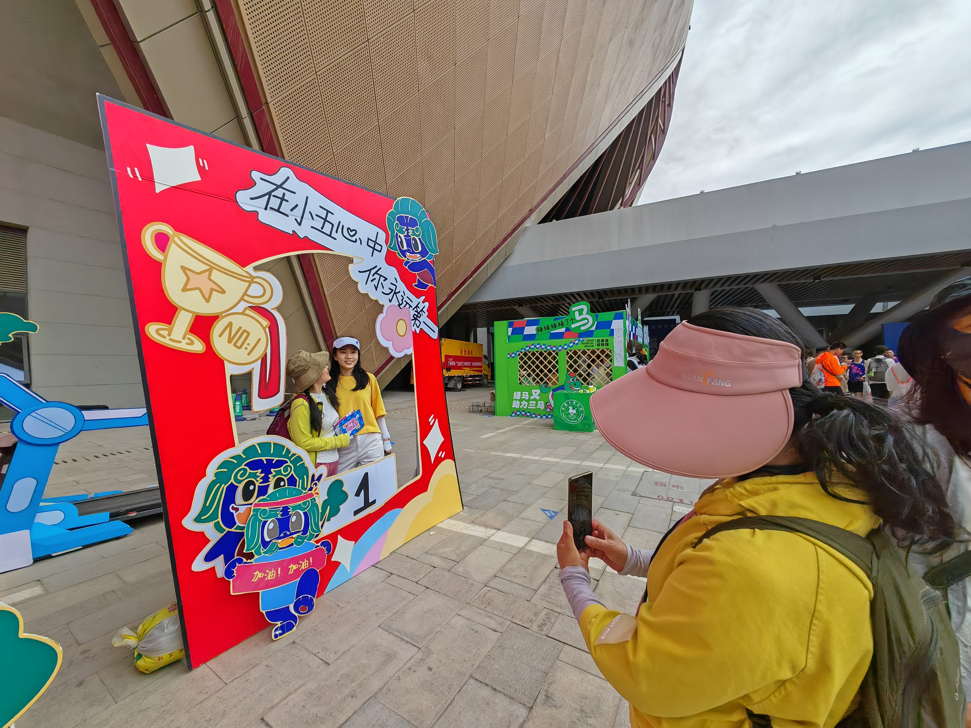 兰马鸣枪　国内外高手竞逐黄河之滨