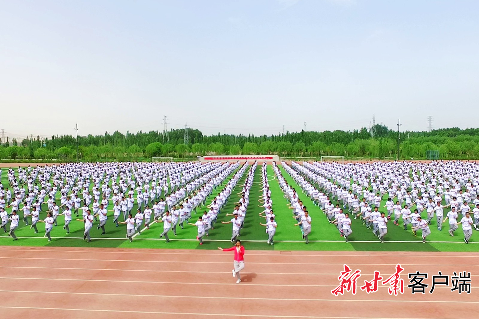 敦煌中学“敦煌风”大课间活动，让敦煌文化溢满校园。