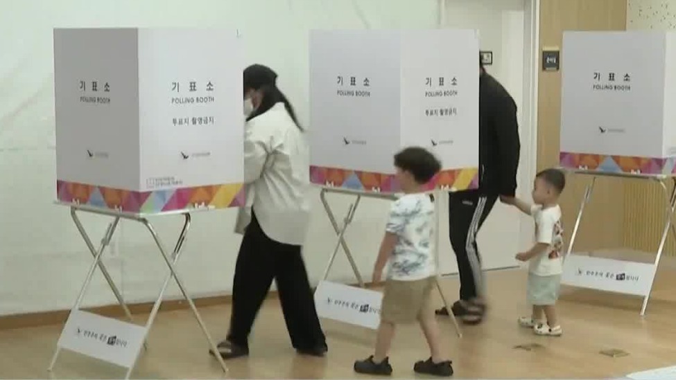 韩国选民：反复出现总统被弹劾、提前进行大选的情况，让人很担忧