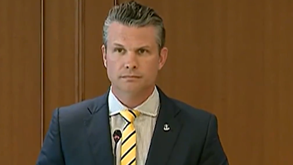 赫格塞思提出“围堵中国”，主办方看不下去了，新加坡力挺中方