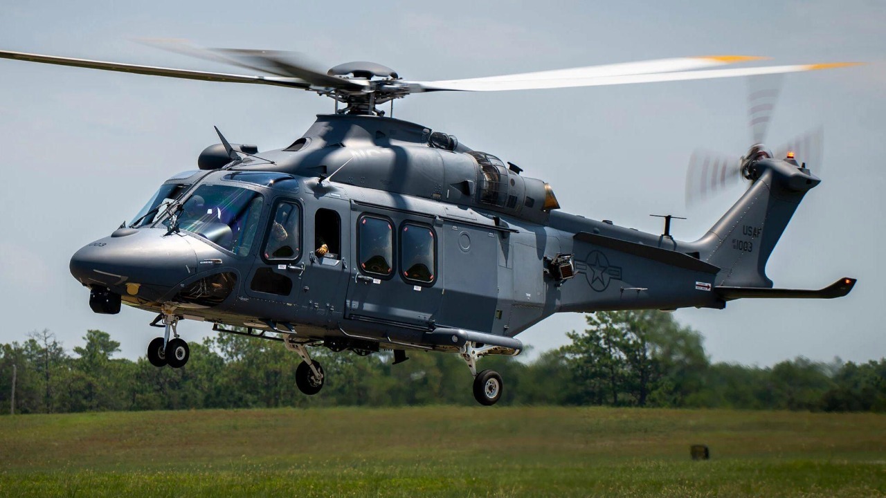 特朗普下令加速发展核能，美“灰狼”直升机首参与核武护航演训