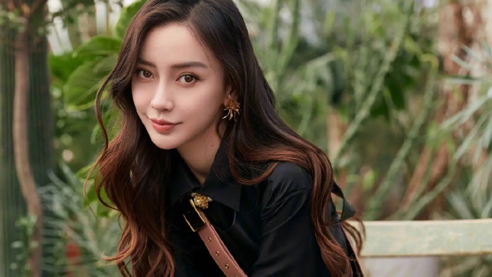 今非昔比！杨颖近照曝光，身材走样，小肚腩惹关注封面图