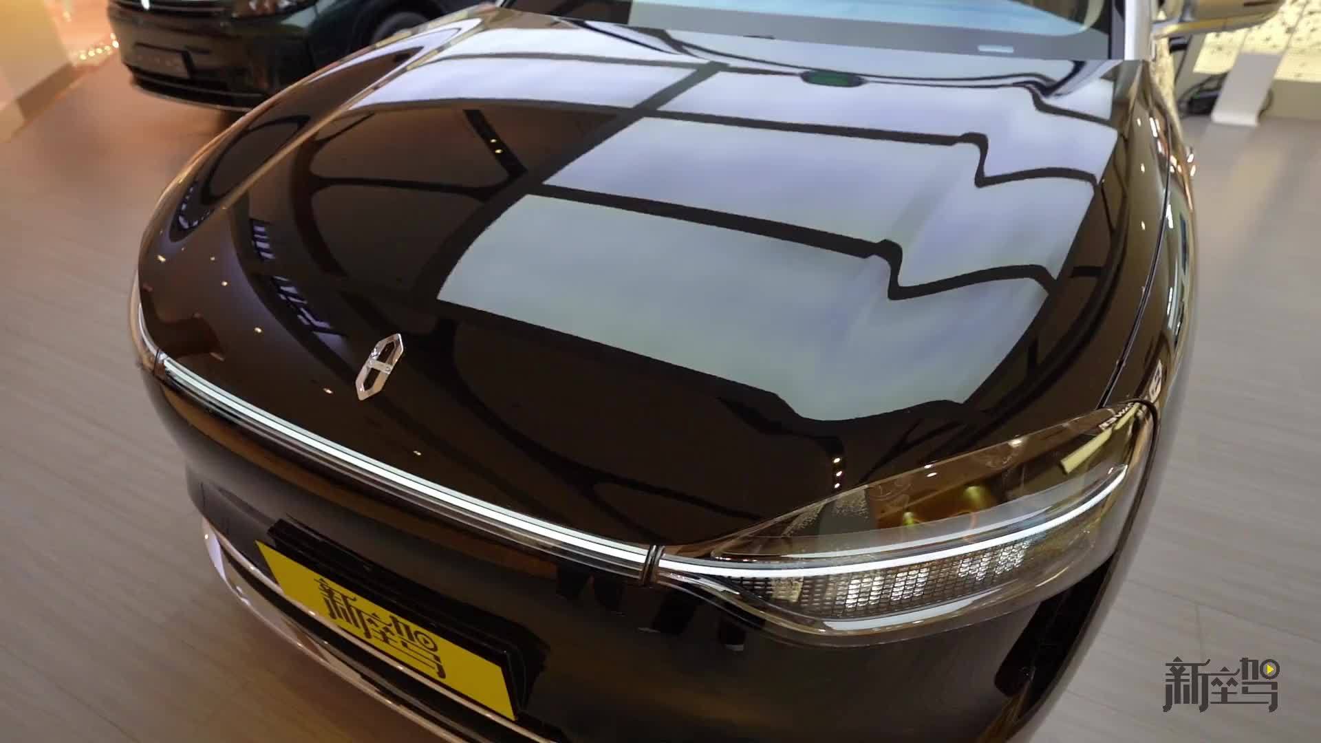 问界M9 2025款，大五座也有奢享后排