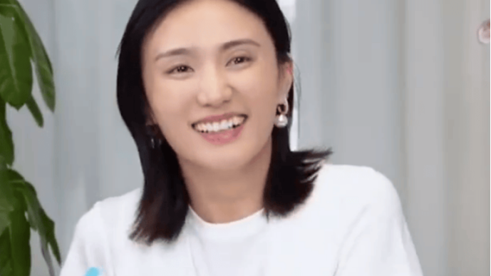 海哈金喜回应李亚鹏不拍戏还债缘由：直播更便于维系家庭封面图