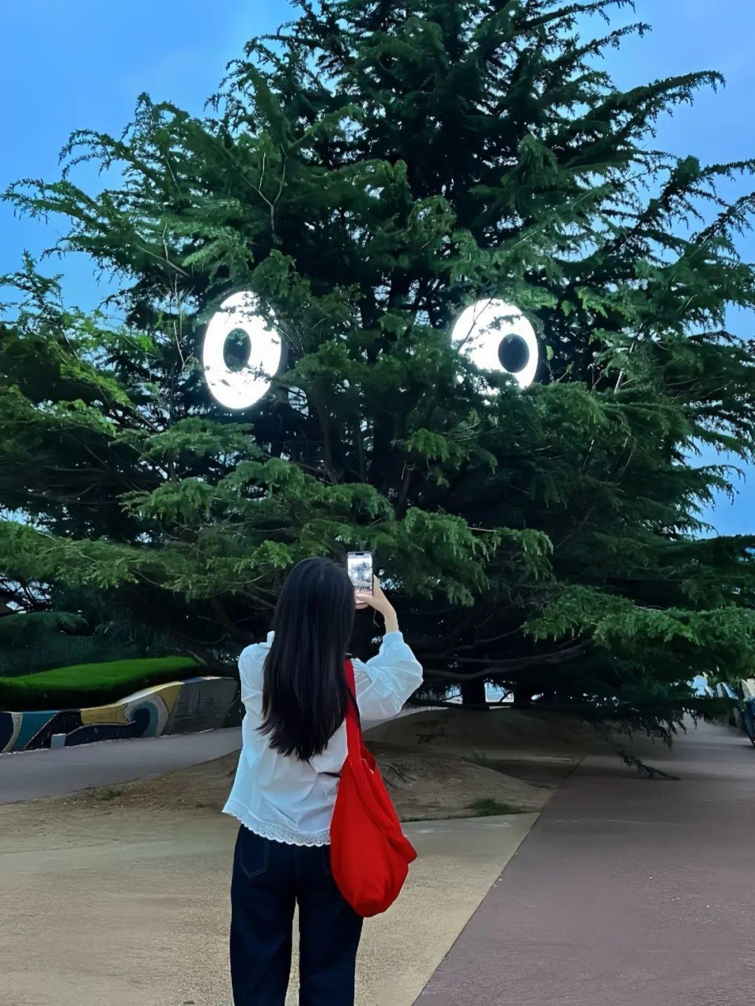 ◎啊！有小姐姐在拍我耶~