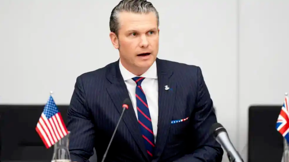 行程结束，美菲防长离开香会，登机前下4封挑战书，中国态度坚决