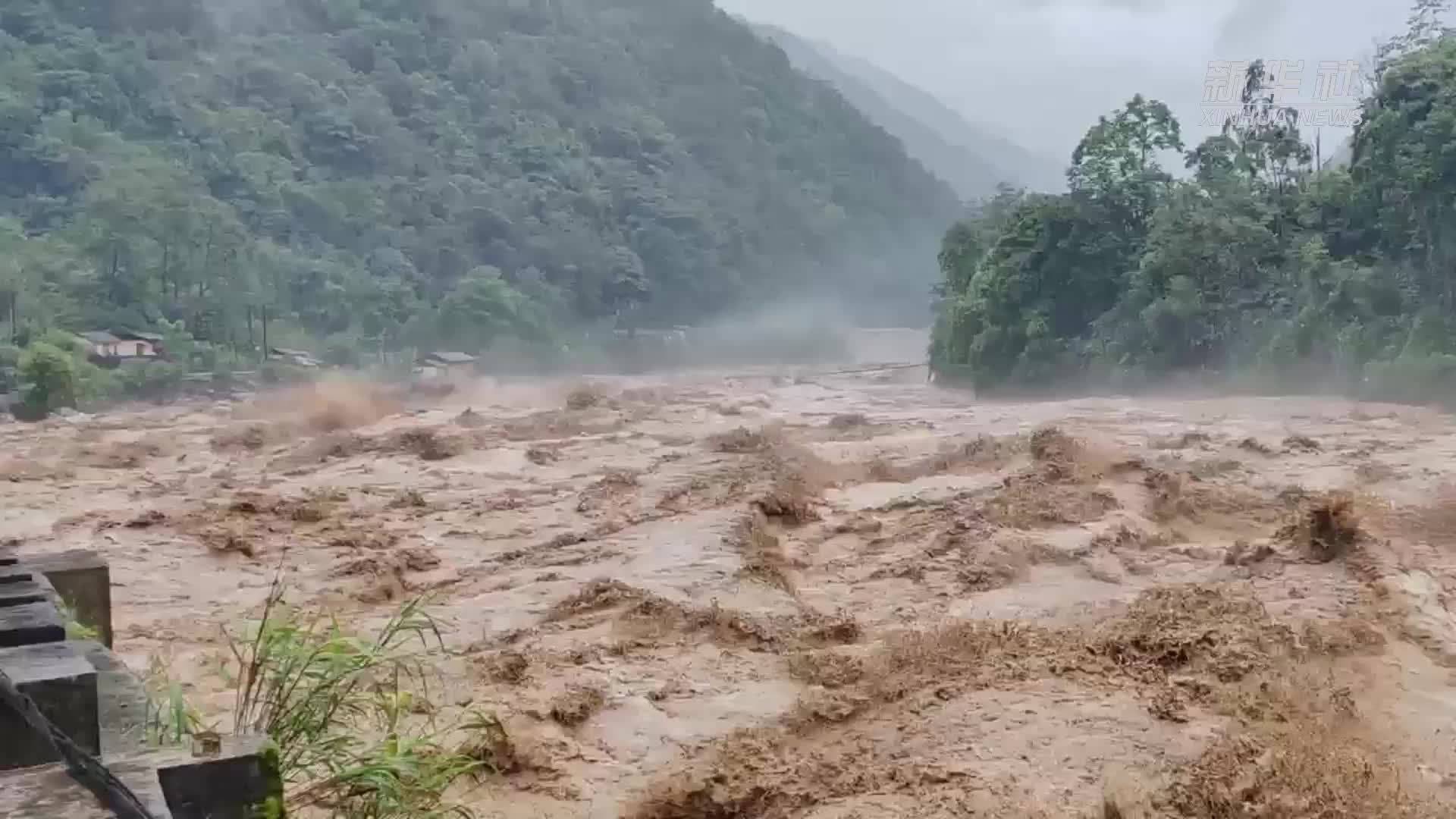 云南怒江洪涝灾害致近六千人受灾