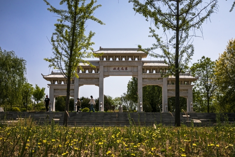 状元湖公园。吕国良 摄
