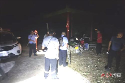 救援人员集合准备出发救援