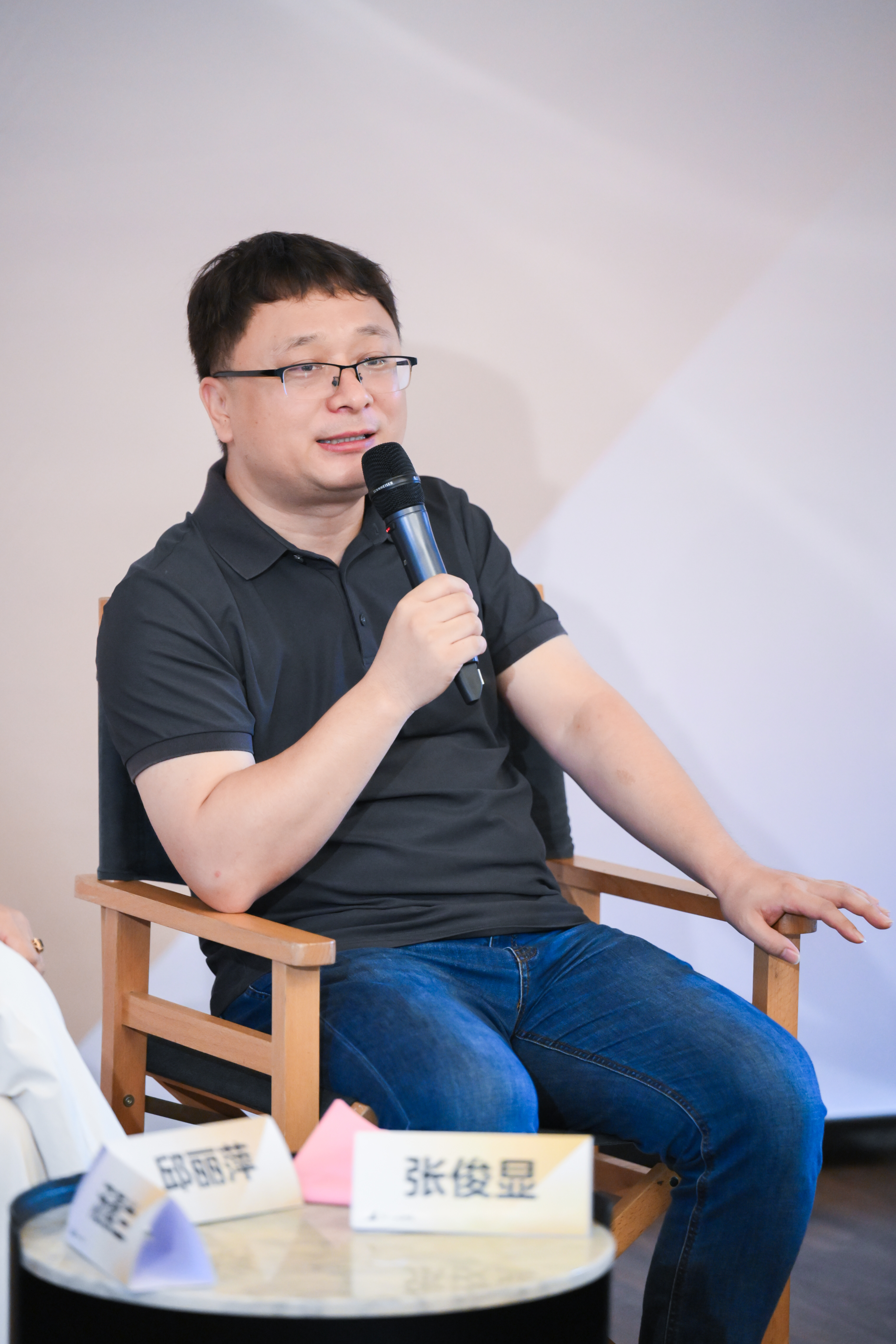 访谈 | 聂震宁、马国仓、欧阳黔森、汤素兰等名家共话AI时代文学创作出版新可能