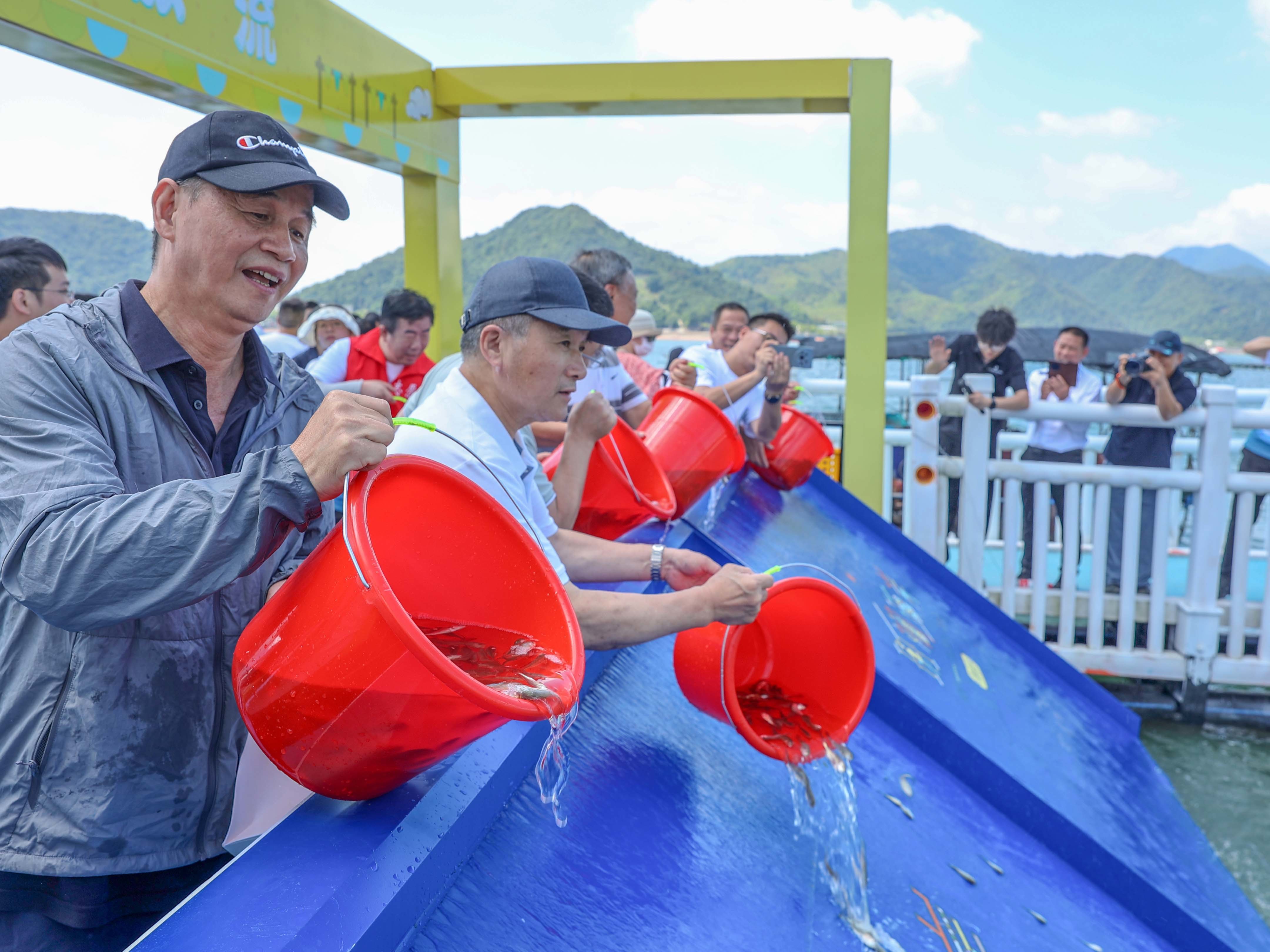 养护水生生物 建设美丽中国 |宁波市2025全国“放鱼日”同步增殖放流活动启动