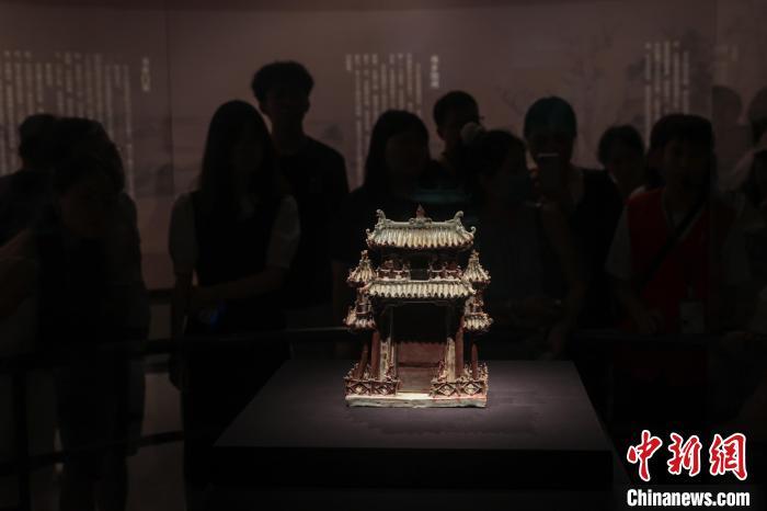 端午假期 民众走进江西省博物馆一览赣鄱瑰宝风采