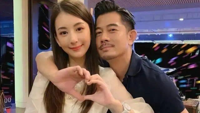 郭富城很爱带方媛出席各大场合，总是一家人大大方方整整齐齐出来封面图