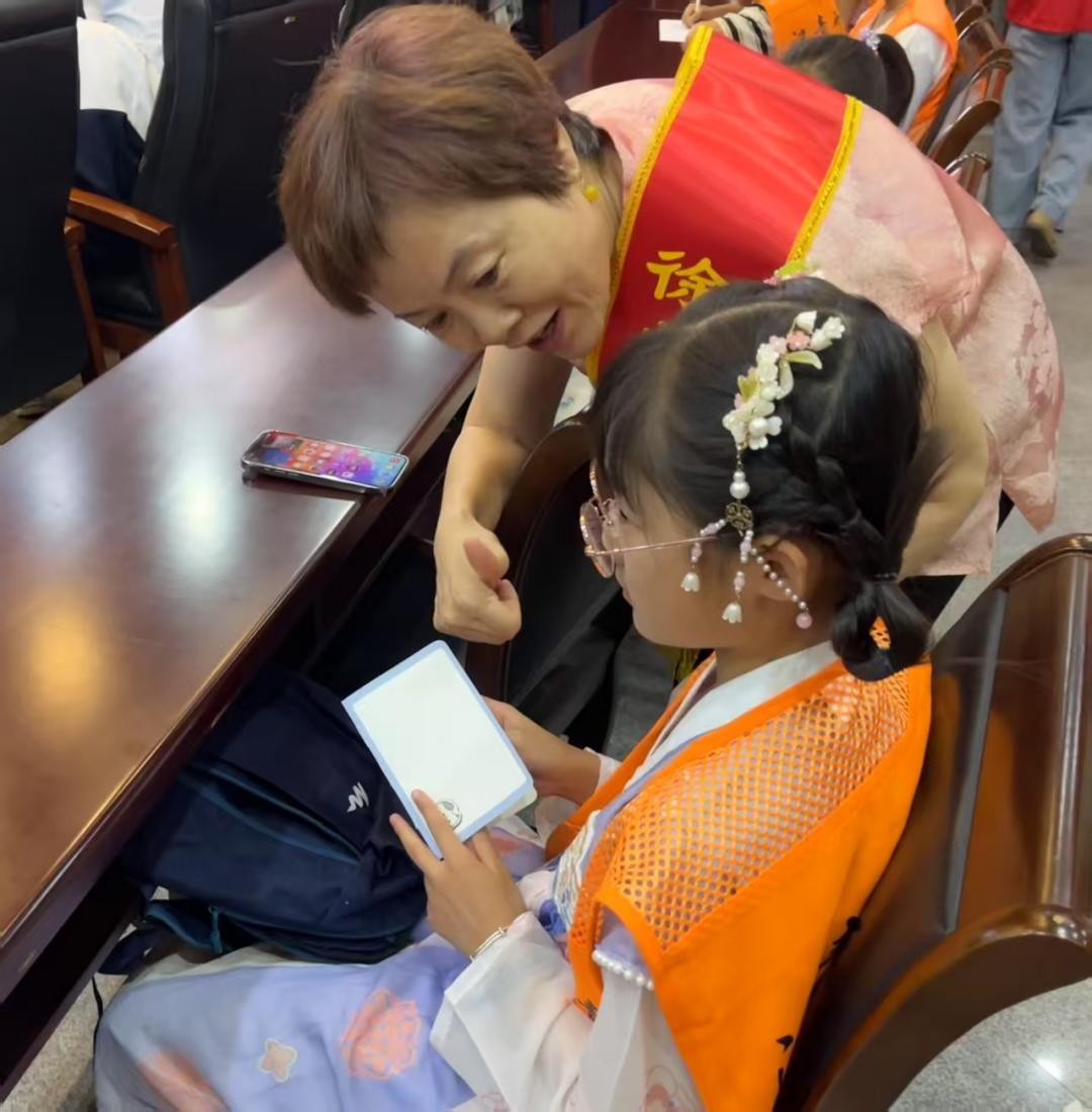 徐州小学生沉浸式体验汉文化，争当“宣传小使者”迎双节