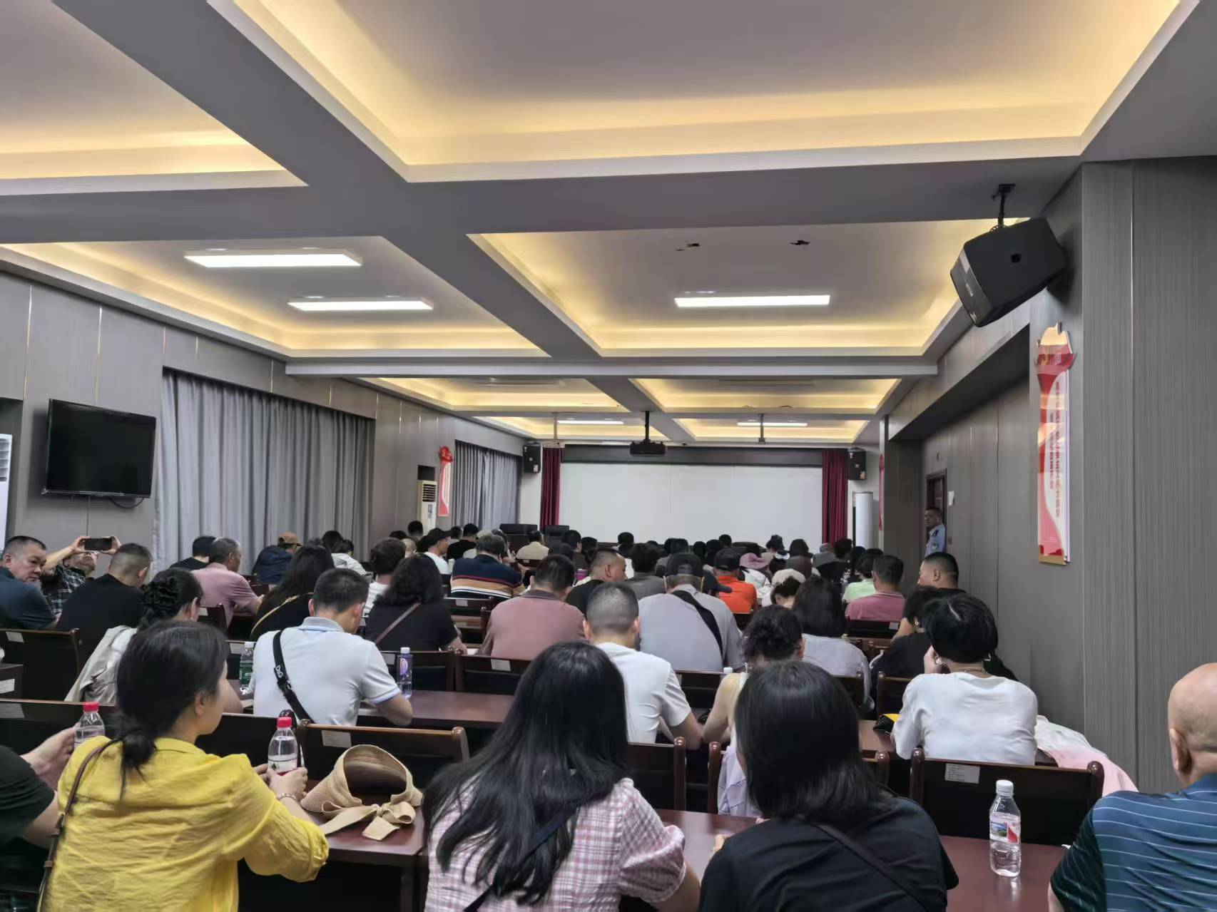 海南清水湾“海景房变景墙”二次听证会实录：程序迷雾与33米到90米的法理博弈