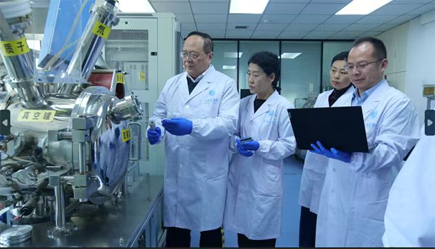 “青春华章&middot;重走西北角”网络主题活动：解码兰州科研创新密码_fororder_图片1