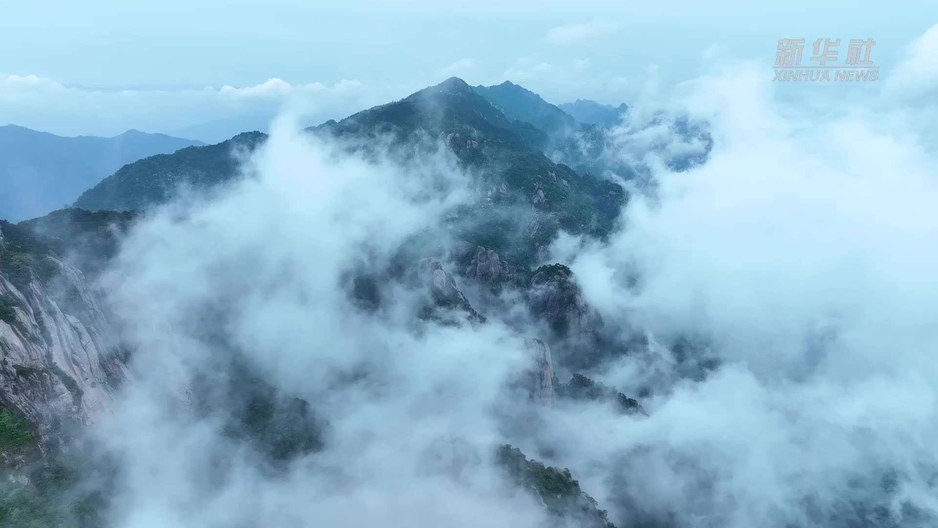 安徽九华山：雨后群峰叠翠 云海幻化丹青