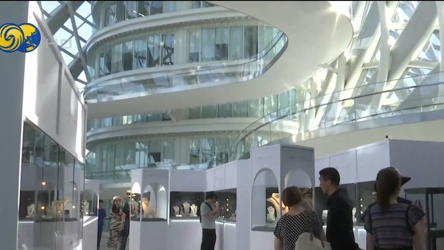 永乐2025春拍在北京凤凰中心启幕，近2000件艺术珍品亮相