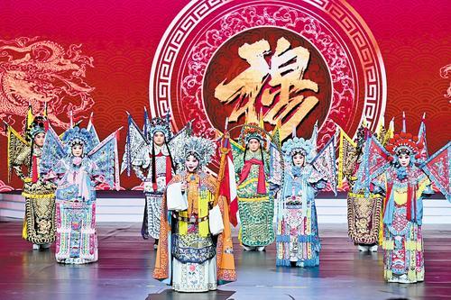 5月31日晚，《中华有好戏》端午特别节目在河北卫视播出。 本报记者 史晟全摄