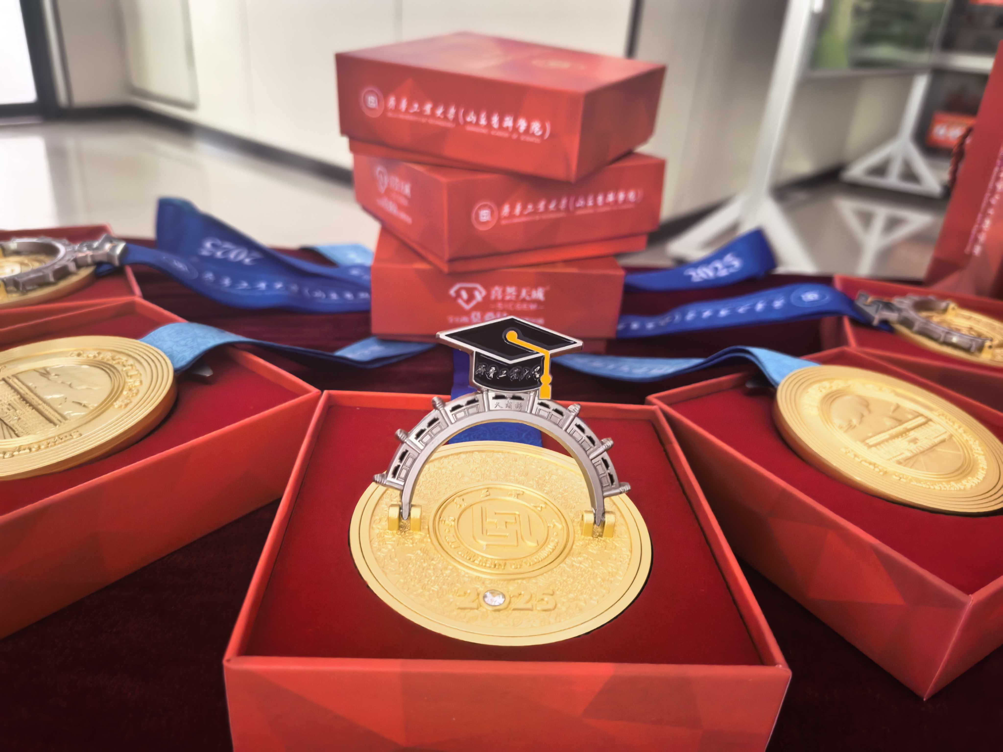 仪式感拉满！毕业季齐鲁工业大学（山东省科学院）材料科学与工程学部——花式“整活”宠学生