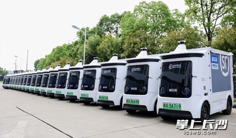 根据测算，无人车能提升配送效率约30%，降低成本25%左右。