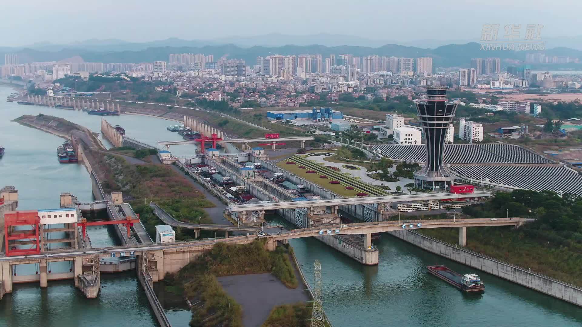 长洲船闸刷新单月过货量纪录