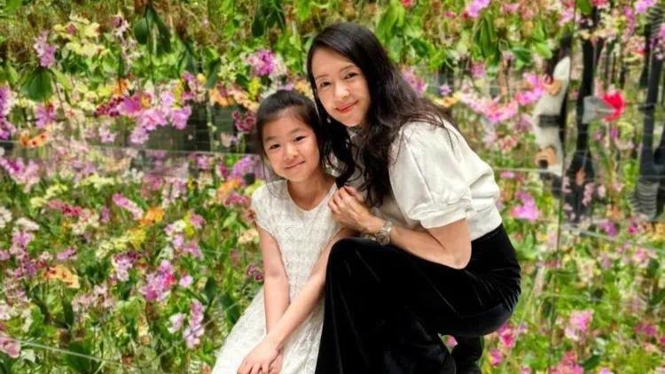 刘畊宏感慨爱女长成“中泡芙”，向佐、章子怡儿童节晒娃封面图